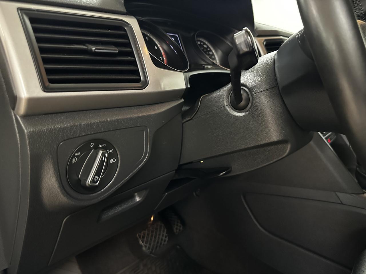 Volkswagen Atlas 2.0T SE w/Technology FWD 2020