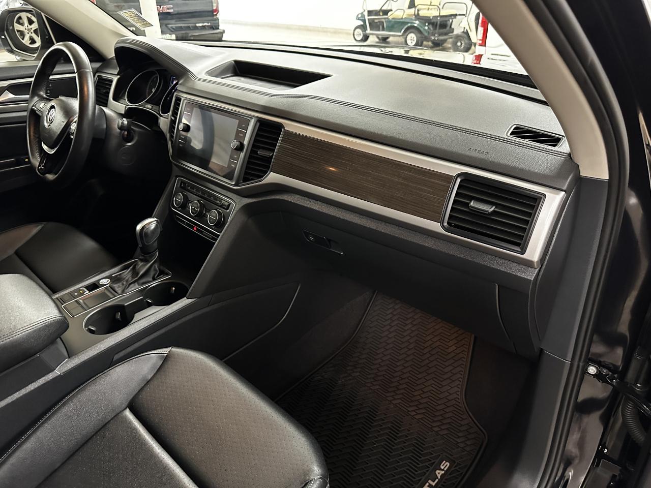 Volkswagen Atlas 2.0T SE w/Technology FWD 2020