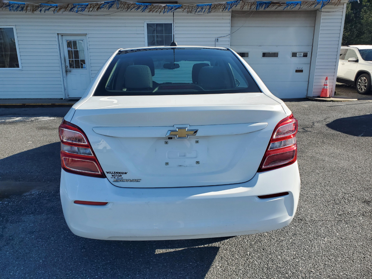 Chevrolet Sonic LS Auto Sedan 2017