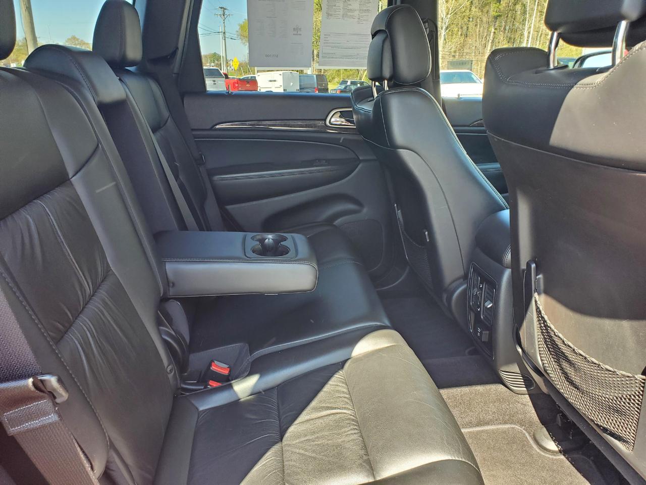 Jeep Grand Cherokee Laredo 4WD 2011