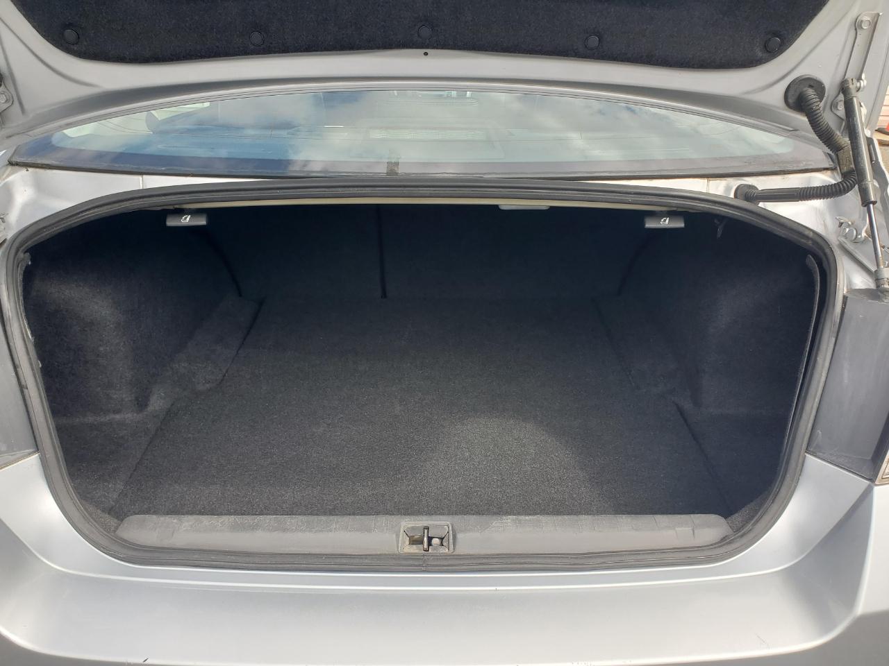 Subaru Legacy 2.5i Limited 2012