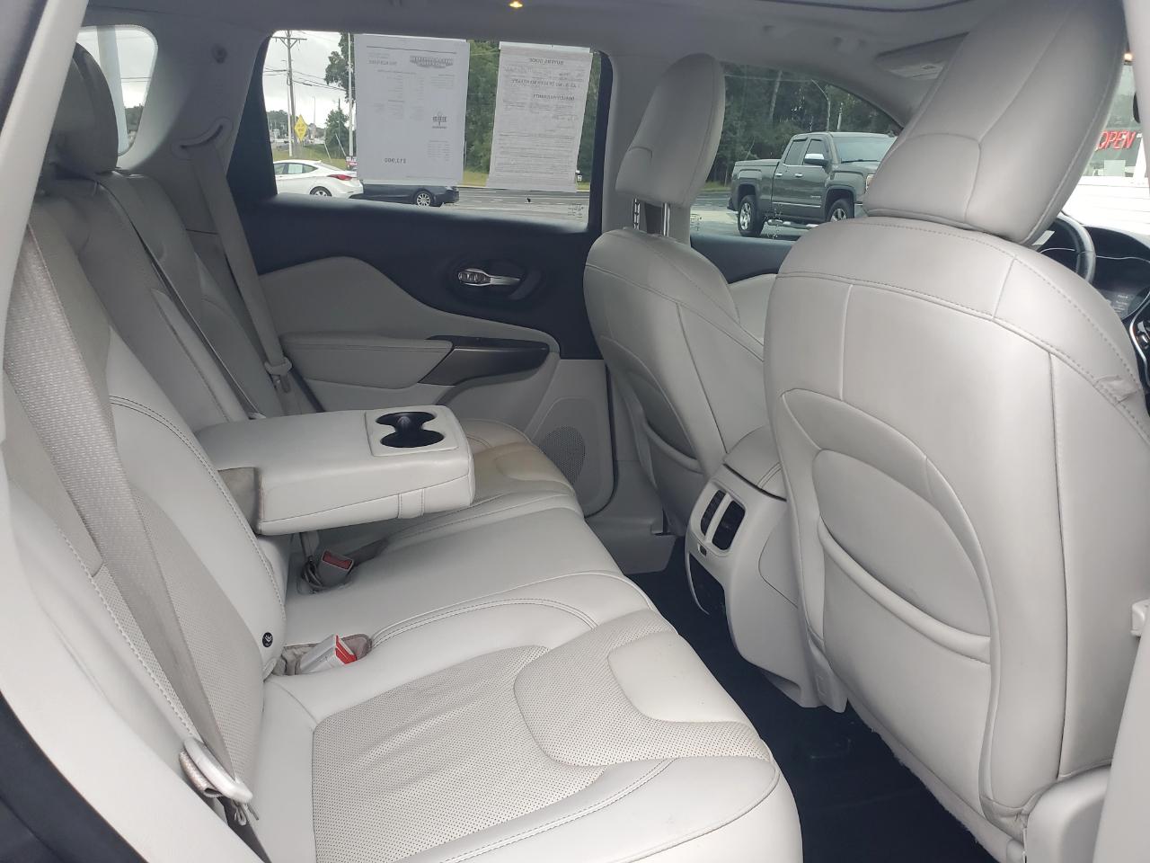 Jeep Cherokee Limited FWD 2019