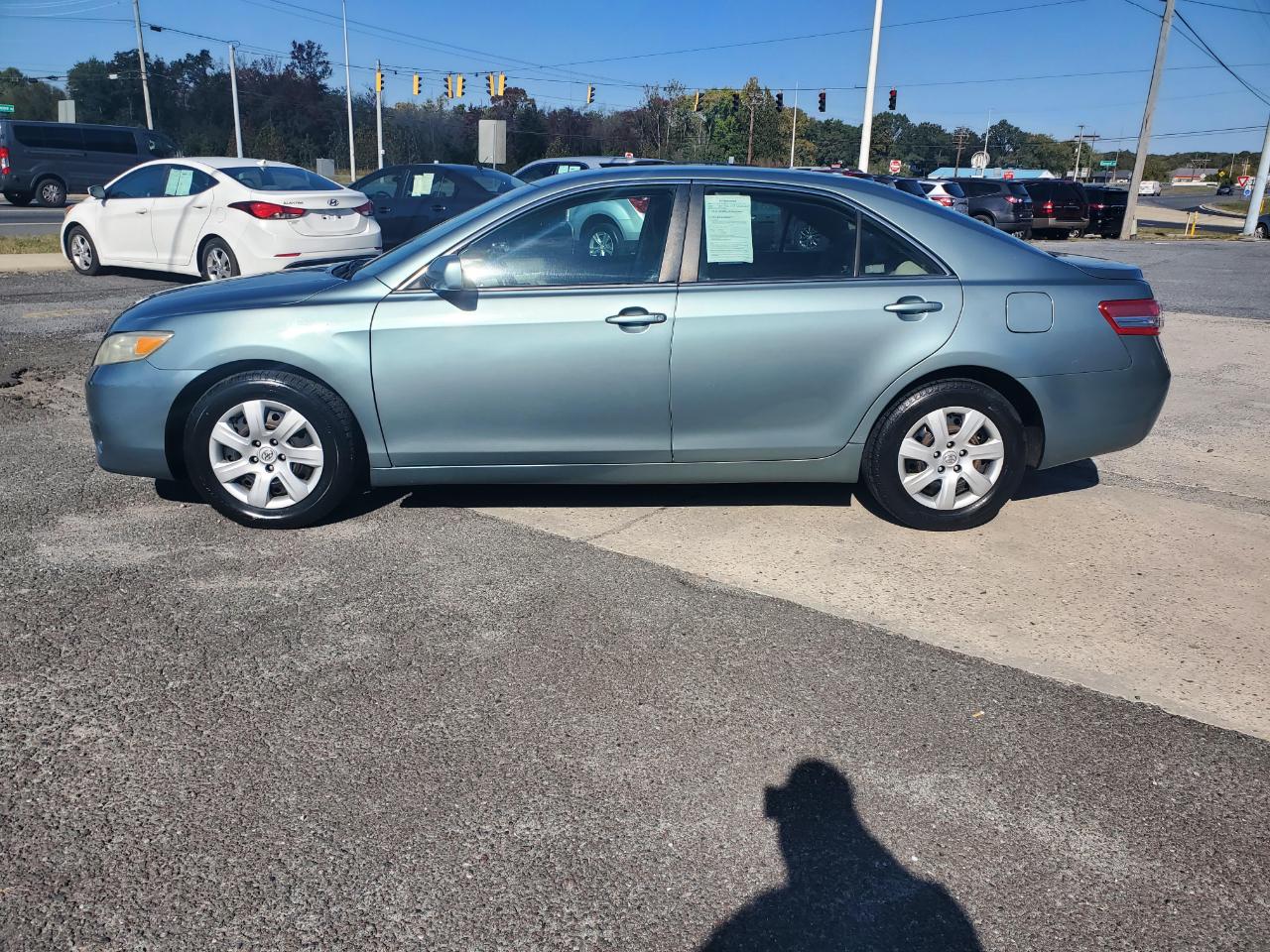 Toyota Camry SE 6-Spd MT 2010