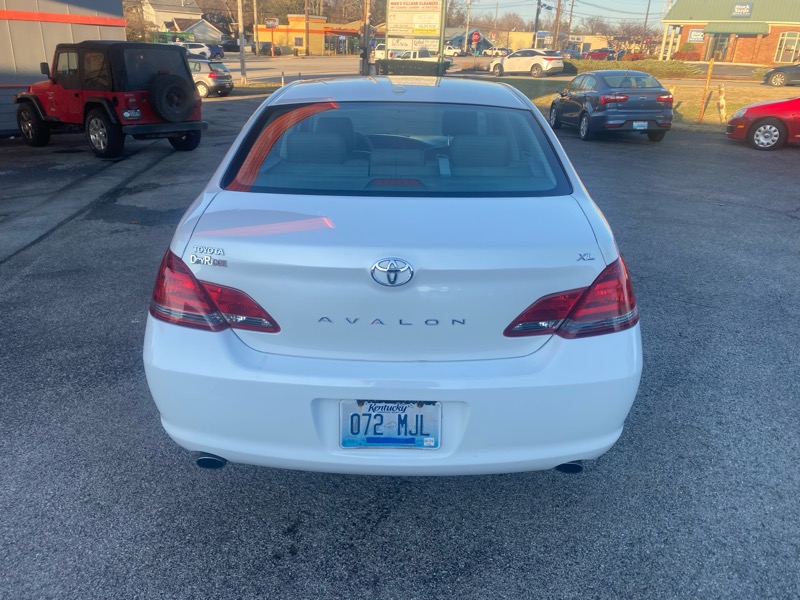 Toyota Avalon Limited 2009