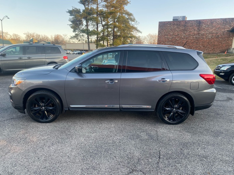 Nissan Pathfinder Platinum 4WD 2017