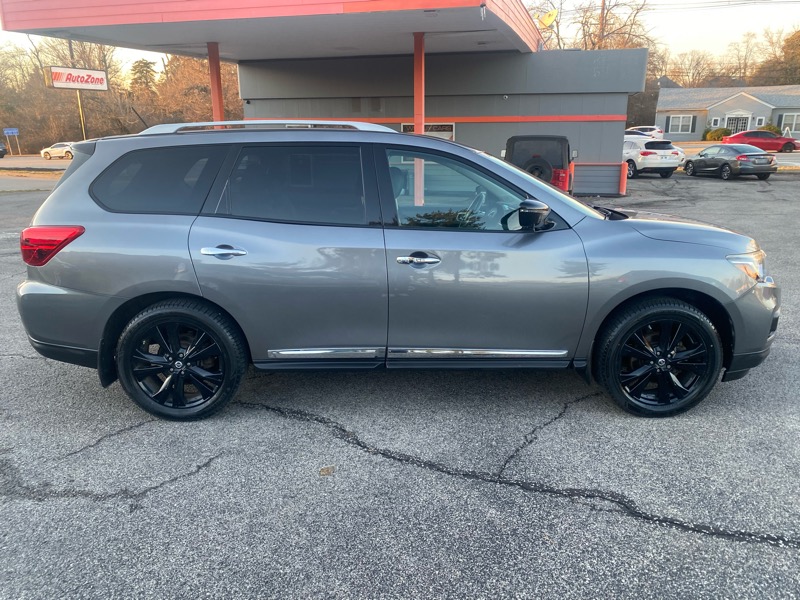 Nissan Pathfinder Platinum 4WD 2017