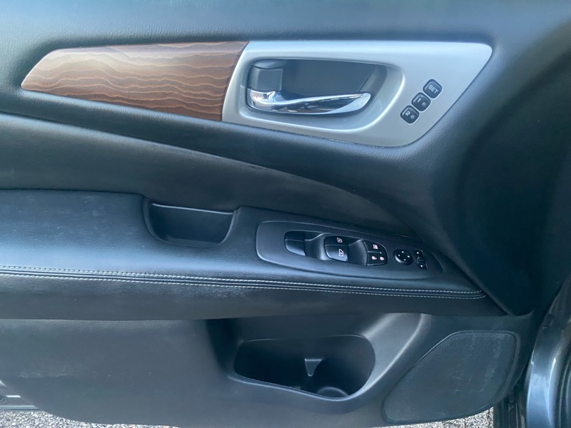 Nissan Pathfinder Platinum 4WD 2017