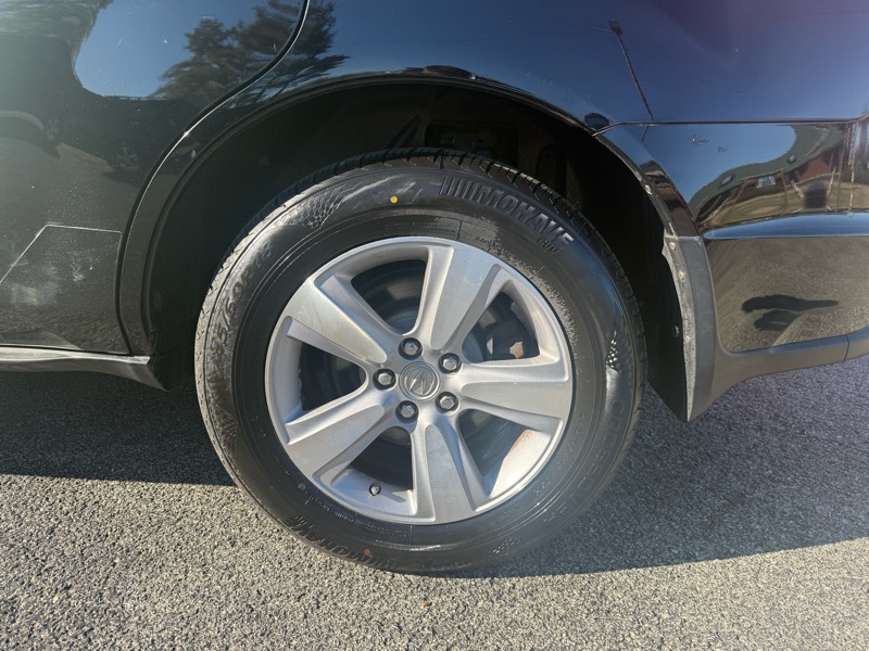 Acura MDX 6-Spd AT w/Tech Package 2011