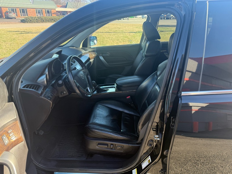 Acura MDX 6-Spd AT w/Tech Package 2011