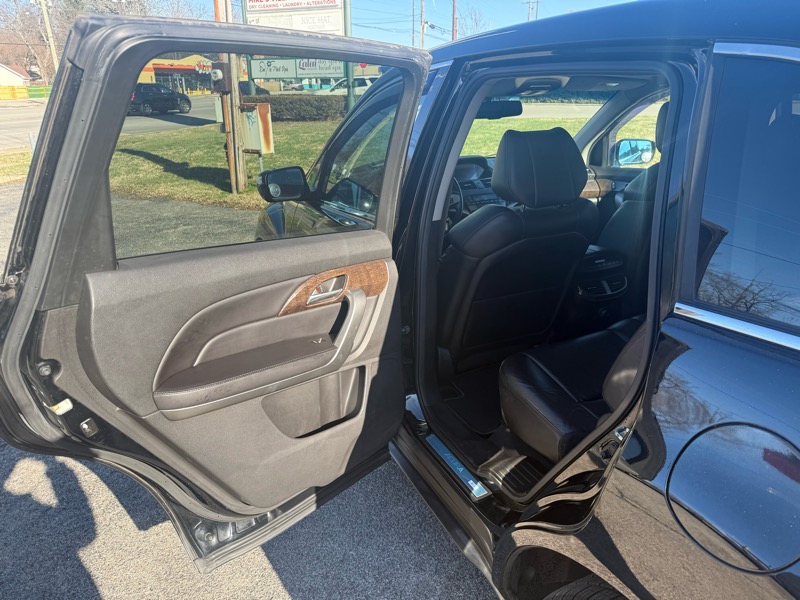 Acura MDX 6-Spd AT w/Tech Package 2011