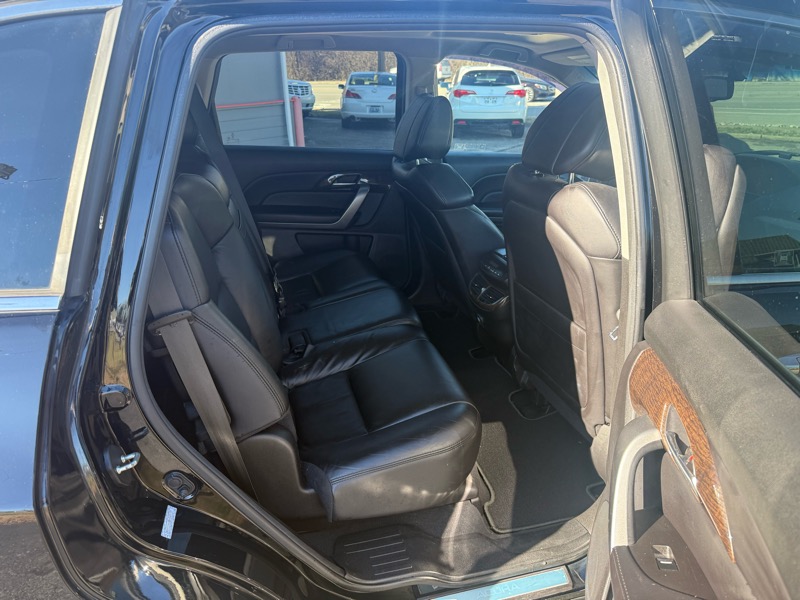 Acura MDX 6-Spd AT w/Tech Package 2011