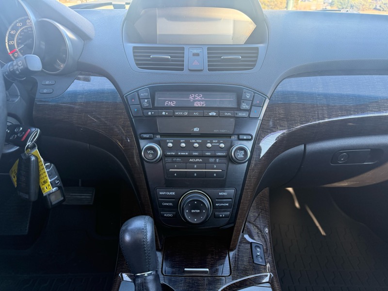 Acura MDX 6-Spd AT w/Tech Package 2011