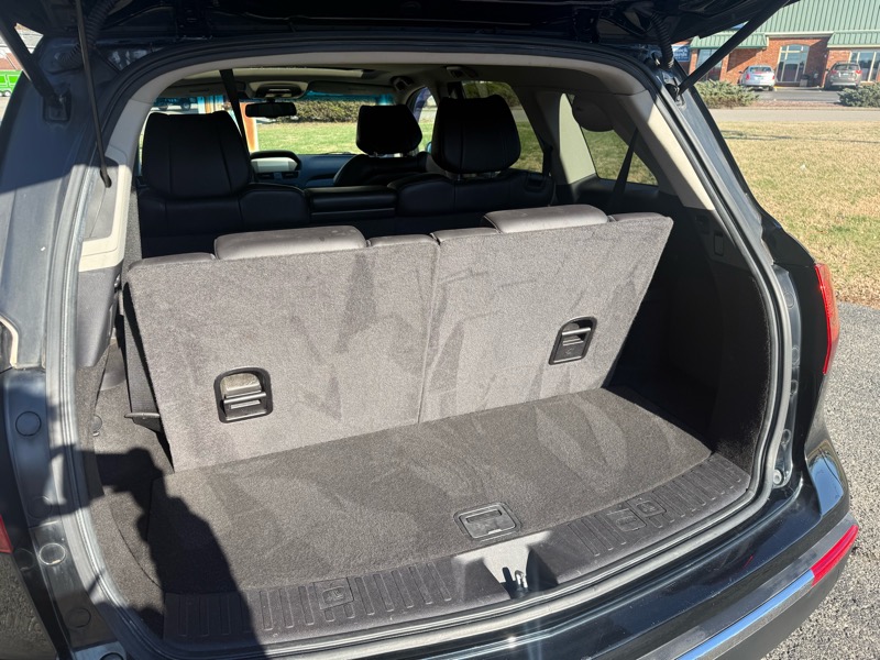 Acura MDX 6-Spd AT w/Tech Package 2011