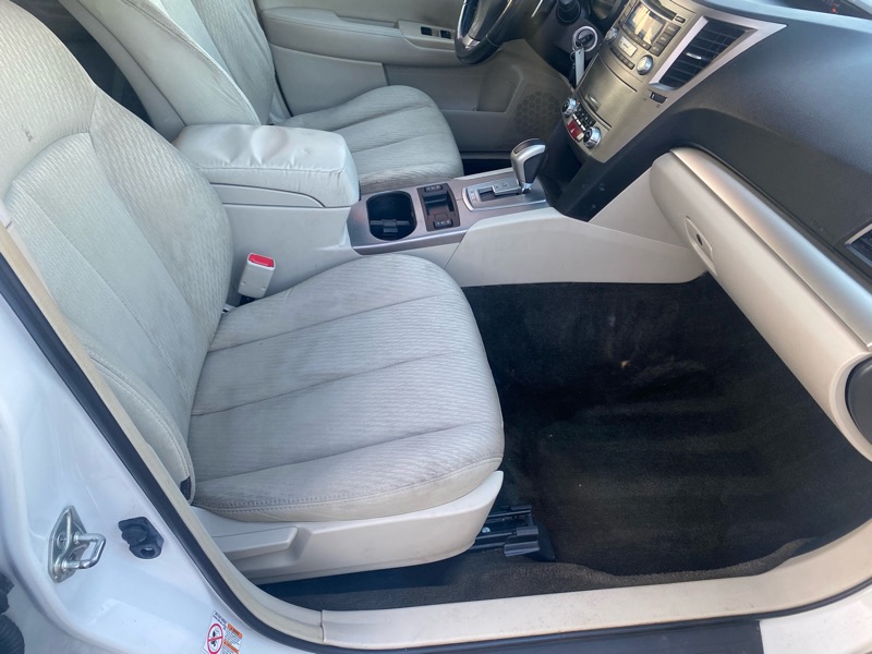 Subaru Outback 2.5i Premium 2012