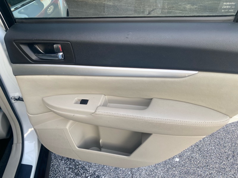 Subaru Outback 2.5i Premium 2012