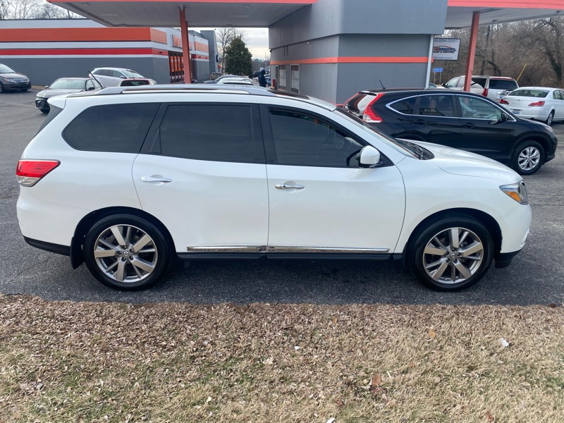 Nissan Pathfinder Platinum 4WD 2016