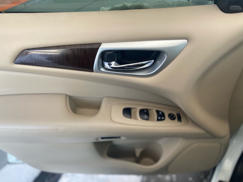 Nissan Pathfinder Platinum 4WD 2016