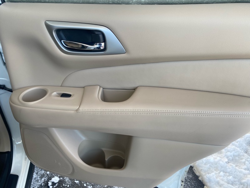 Nissan Pathfinder Platinum 4WD 2016