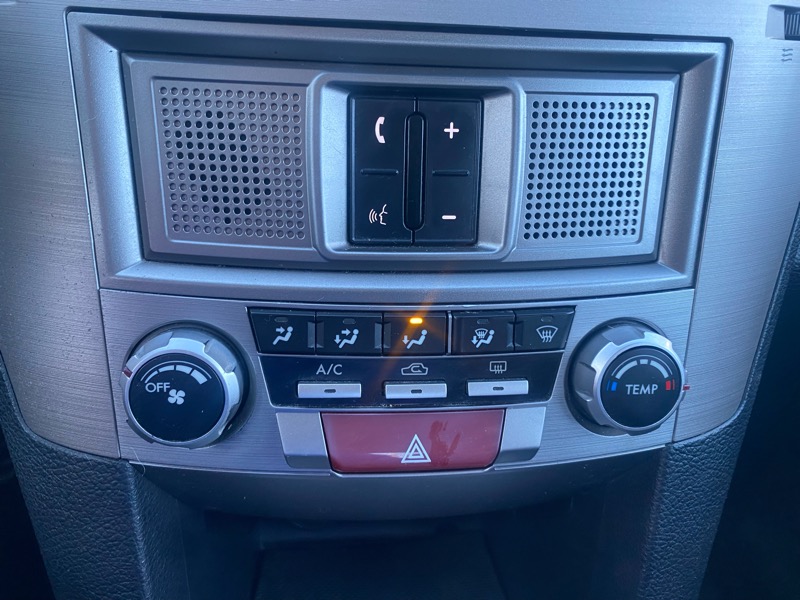 Subaru Legacy 2.5i Premium 2011