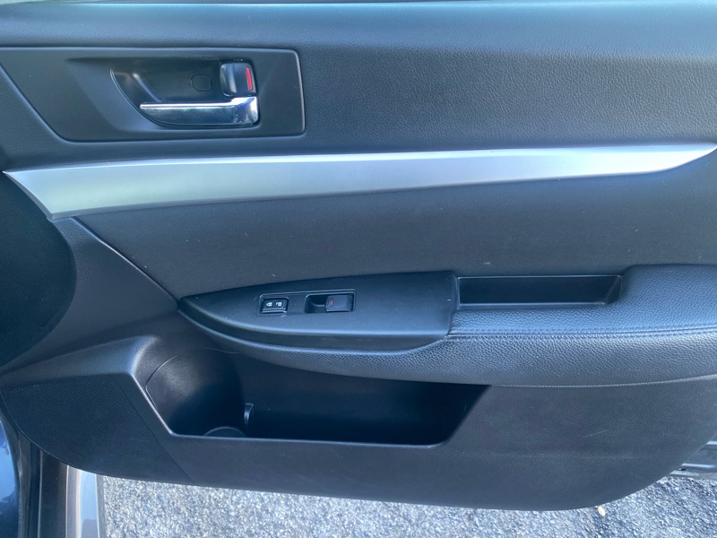 Subaru Legacy 2.5i Premium 2011