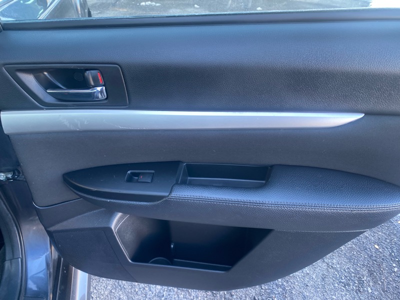 Subaru Legacy 2.5i Premium 2011