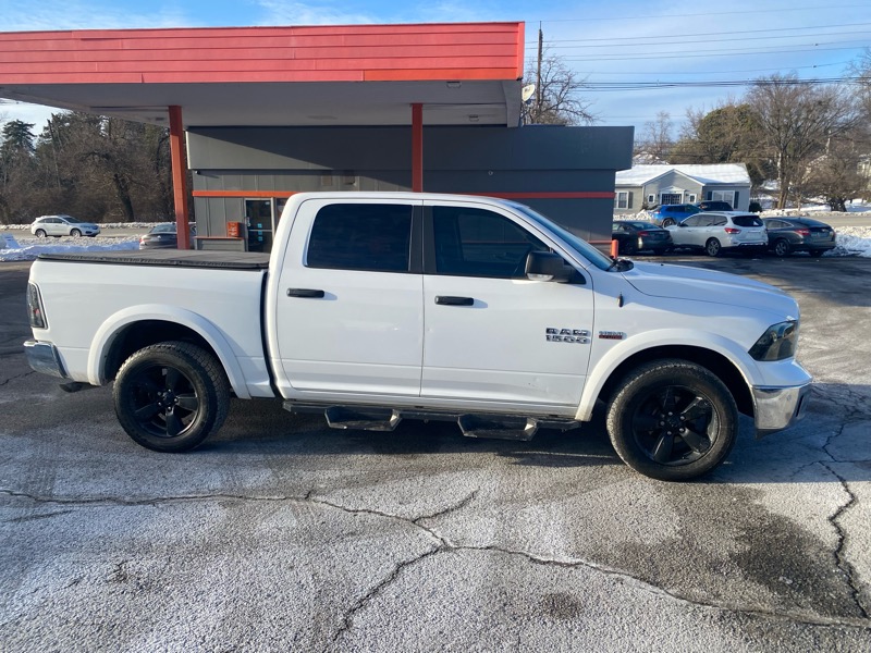 2015 RAM 1500 SLT Crew Cab SWB 4WD