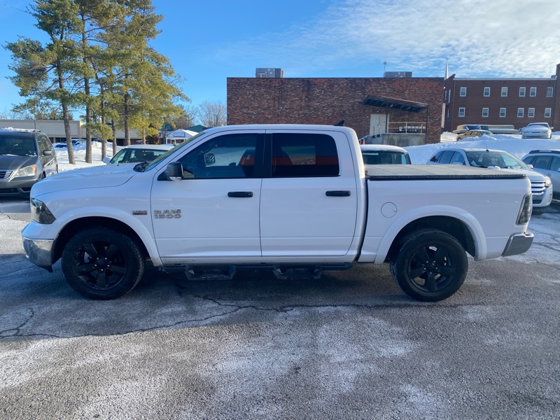 RAM 1500 SLT Crew Cab SWB 4WD 2015