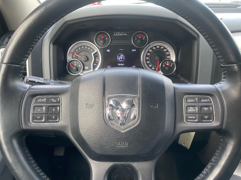 RAM 1500 SLT Crew Cab SWB 4WD 2015