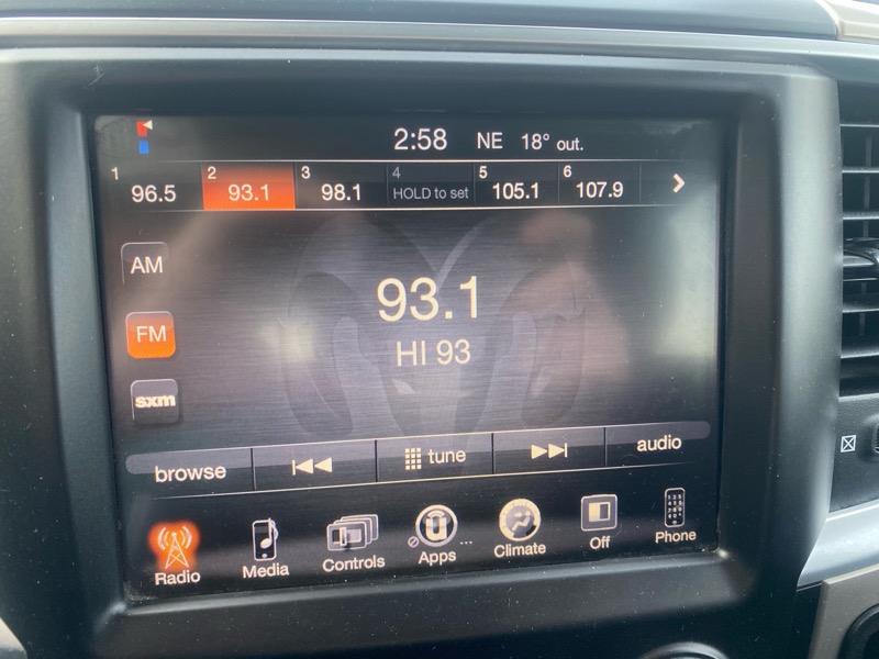 RAM 1500 SLT Crew Cab SWB 4WD 2015