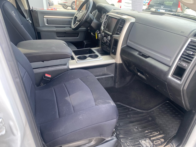 RAM 1500 SLT Crew Cab SWB 4WD 2015