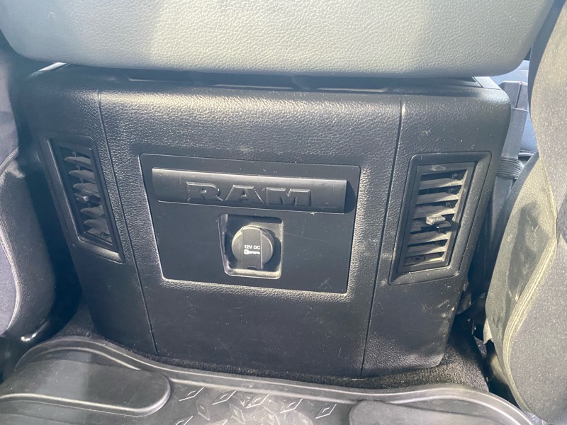 RAM 1500 SLT Crew Cab SWB 4WD 2015