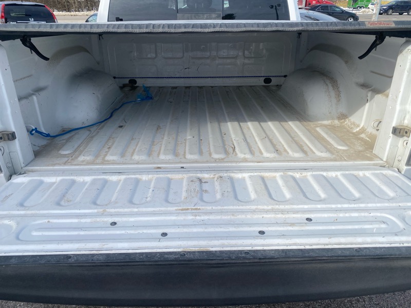 RAM 1500 SLT Crew Cab SWB 4WD 2015