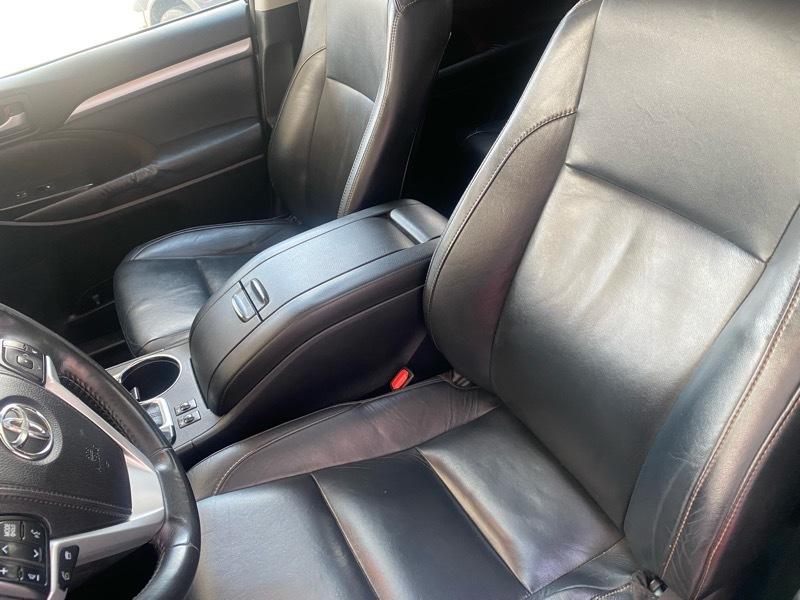 Toyota Highlander XLE AWD V6 2014