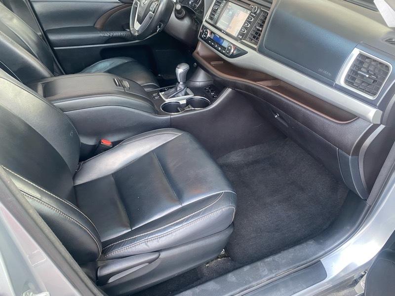 Toyota Highlander XLE AWD V6 2014