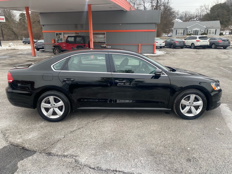 Volkswagen Passat 2.5L SE AT 2012