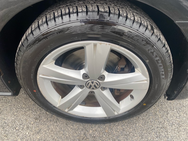 Volkswagen Passat 2.5L SE AT 2012