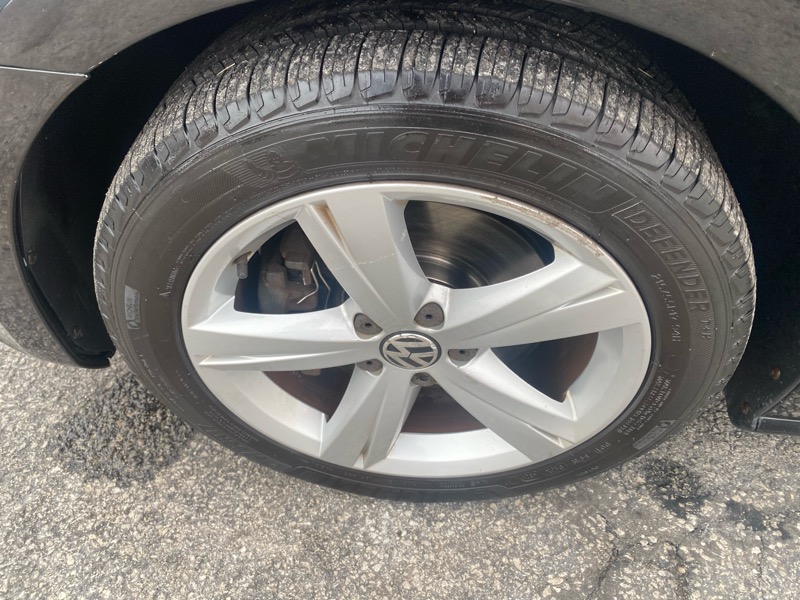 Volkswagen Passat 2.5L SE AT 2012