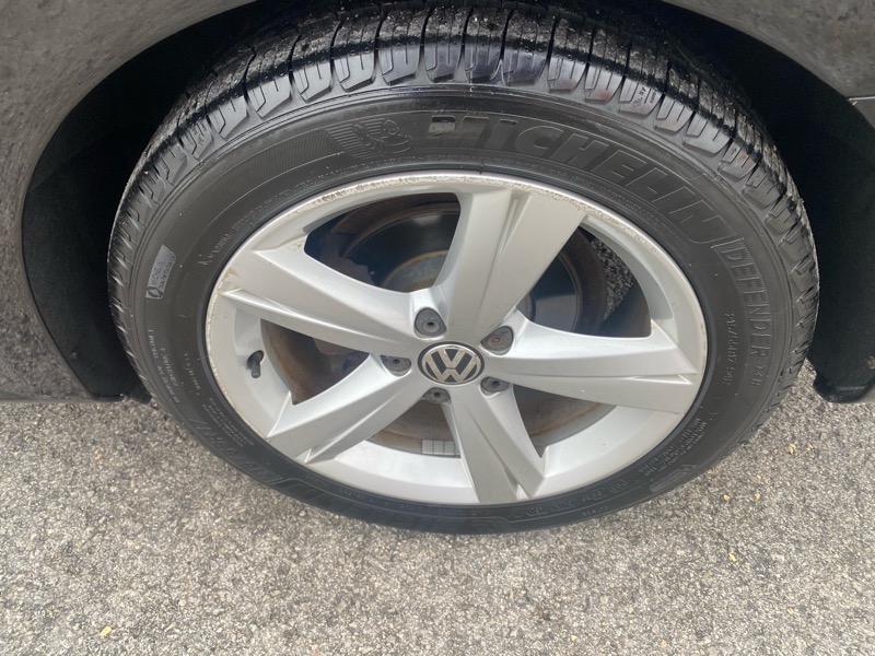 Volkswagen Passat 2.5L SE AT 2012