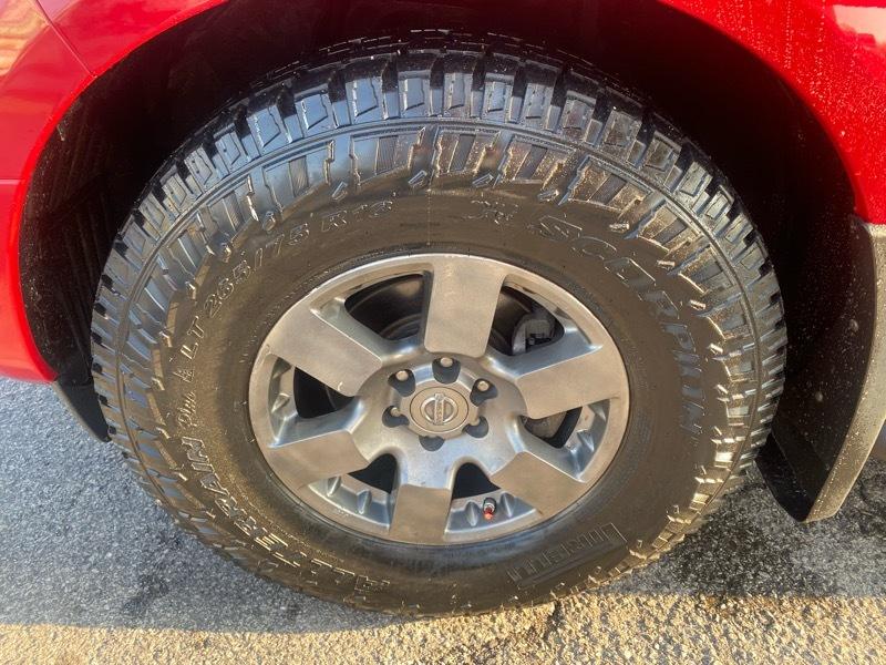 Nissan Frontier LE King Cab 4WD 2010