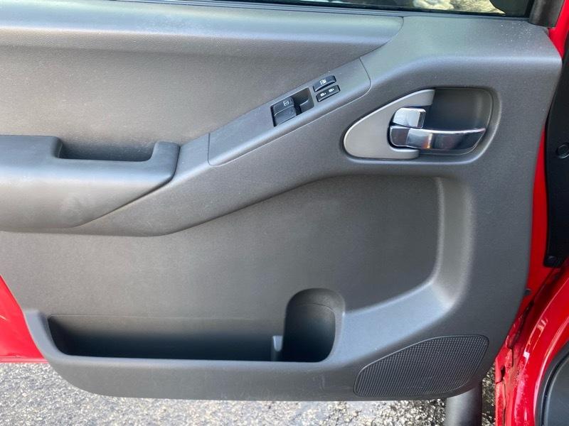 Nissan Frontier LE King Cab 4WD 2010