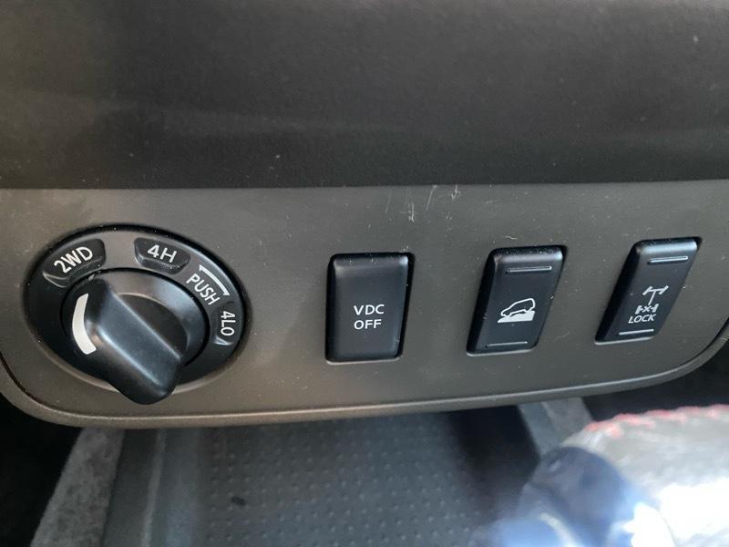 Nissan Frontier LE King Cab 4WD 2010