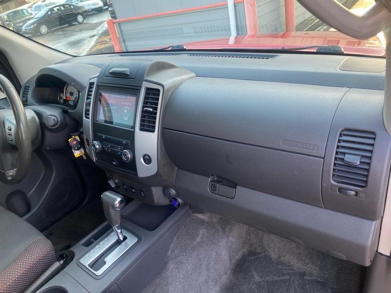 Nissan Frontier LE King Cab 4WD 2010