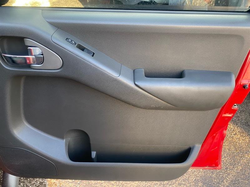 Nissan Frontier LE King Cab 4WD 2010