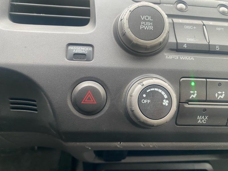 Honda Civic LX Sedan 5-Speed AT 2009