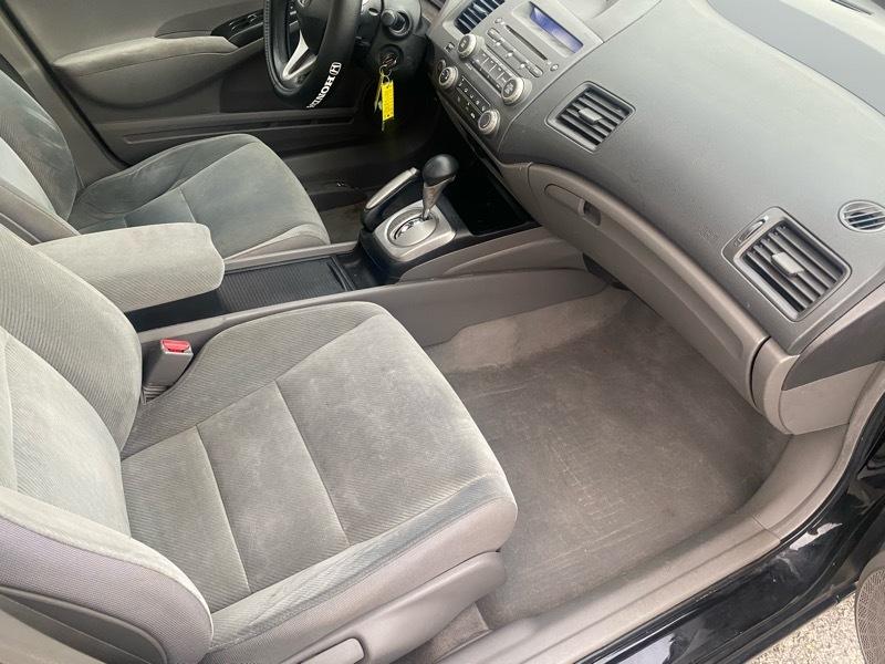 Honda Civic LX Sedan 5-Speed AT 2009