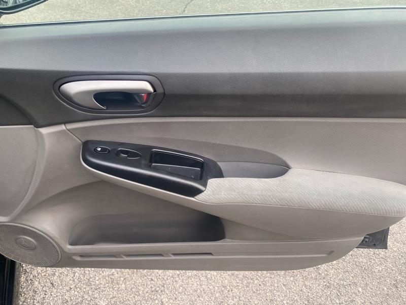 Honda Civic LX Sedan 5-Speed AT 2009