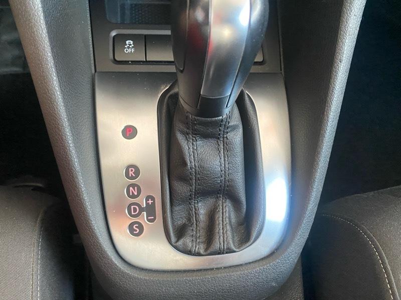 Volkswagen Golf 2.5L Conv & Sunroof 4 Door PZEV 2014