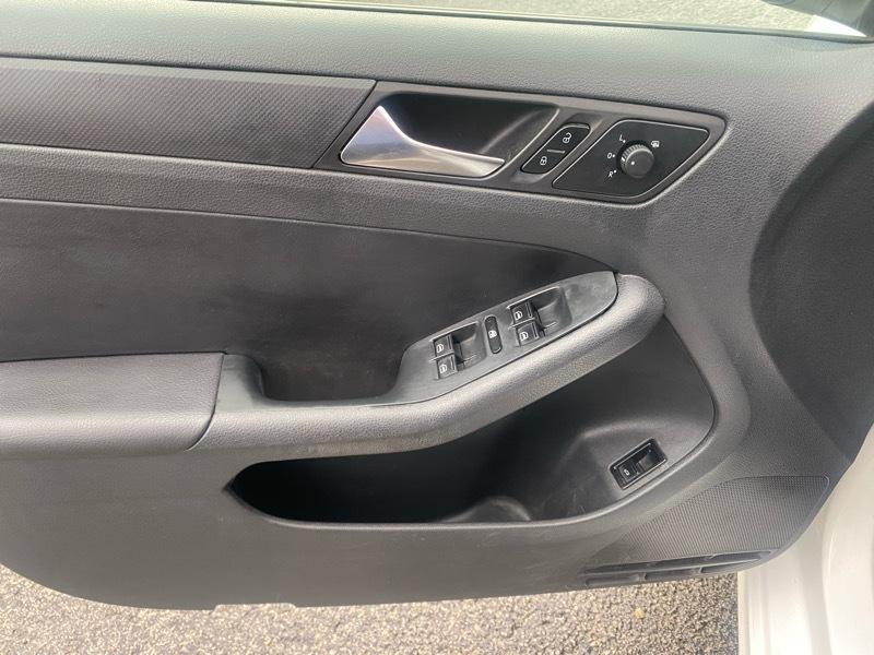 Volkswagen Jetta SE 2012