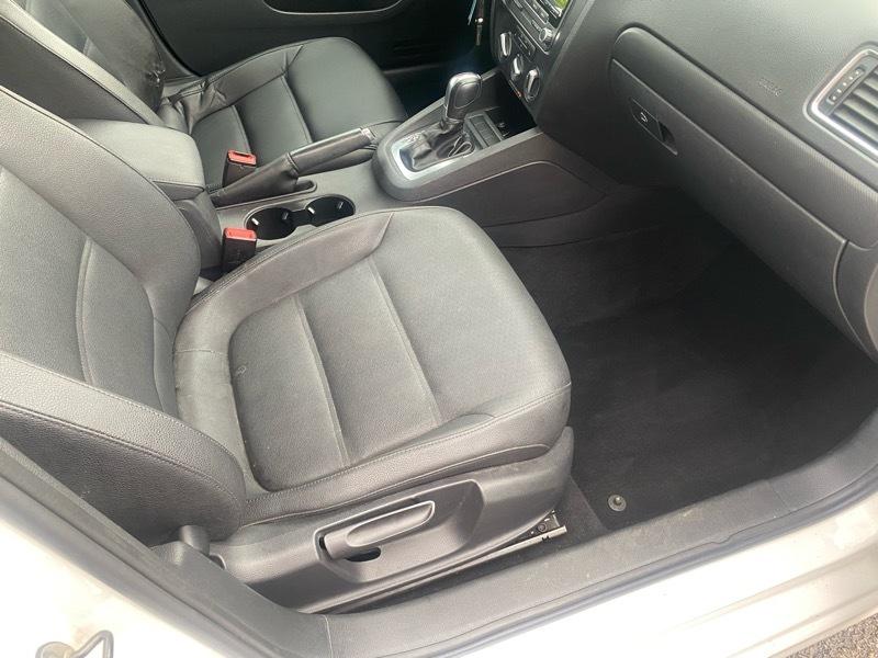 Volkswagen Jetta SE 2012