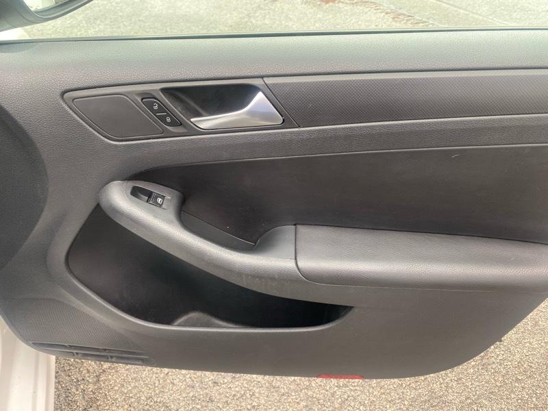 Volkswagen Jetta SE 2012